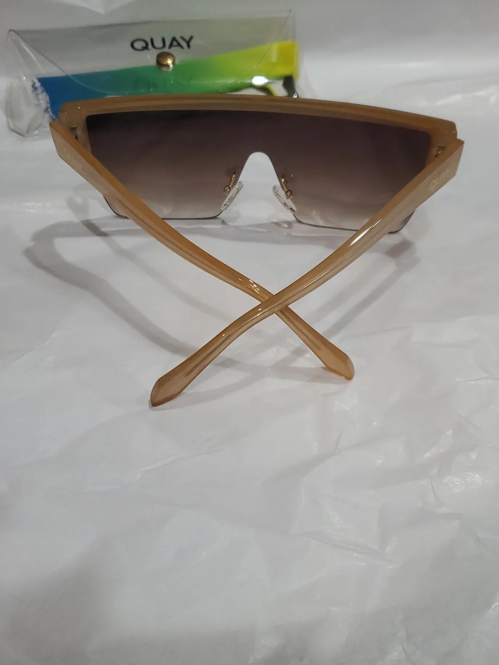 Quay Australia Echo Chamber Ivory frame‎ Brown lens shield flat brow sunglasses